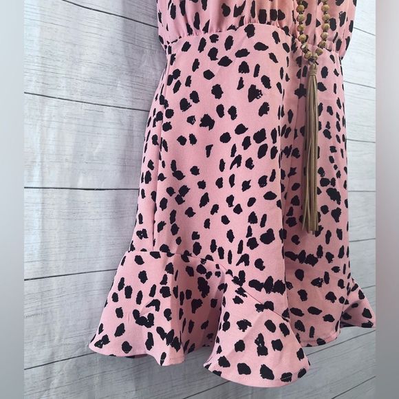 Boutique Brand Pink Black Cheetah Print Backless Tie Romper Ruffle Hem 💗 - Picture 3 of 9